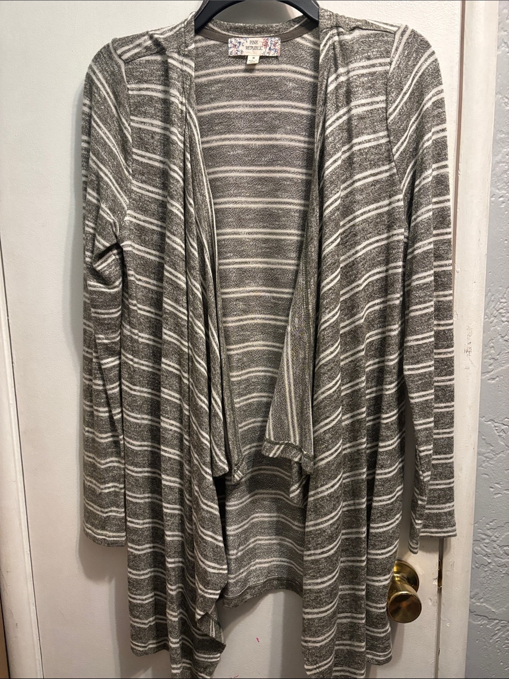 Pink Republic Gray & White Striped Open-Front Cardigan